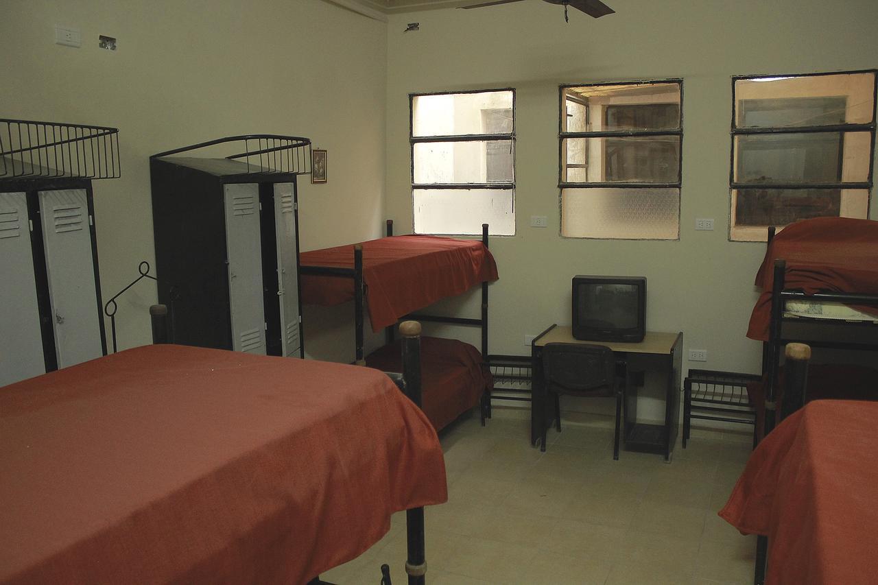 Hostal El Tucu Tucuc San Miguel de Tucuman Bagian luar foto